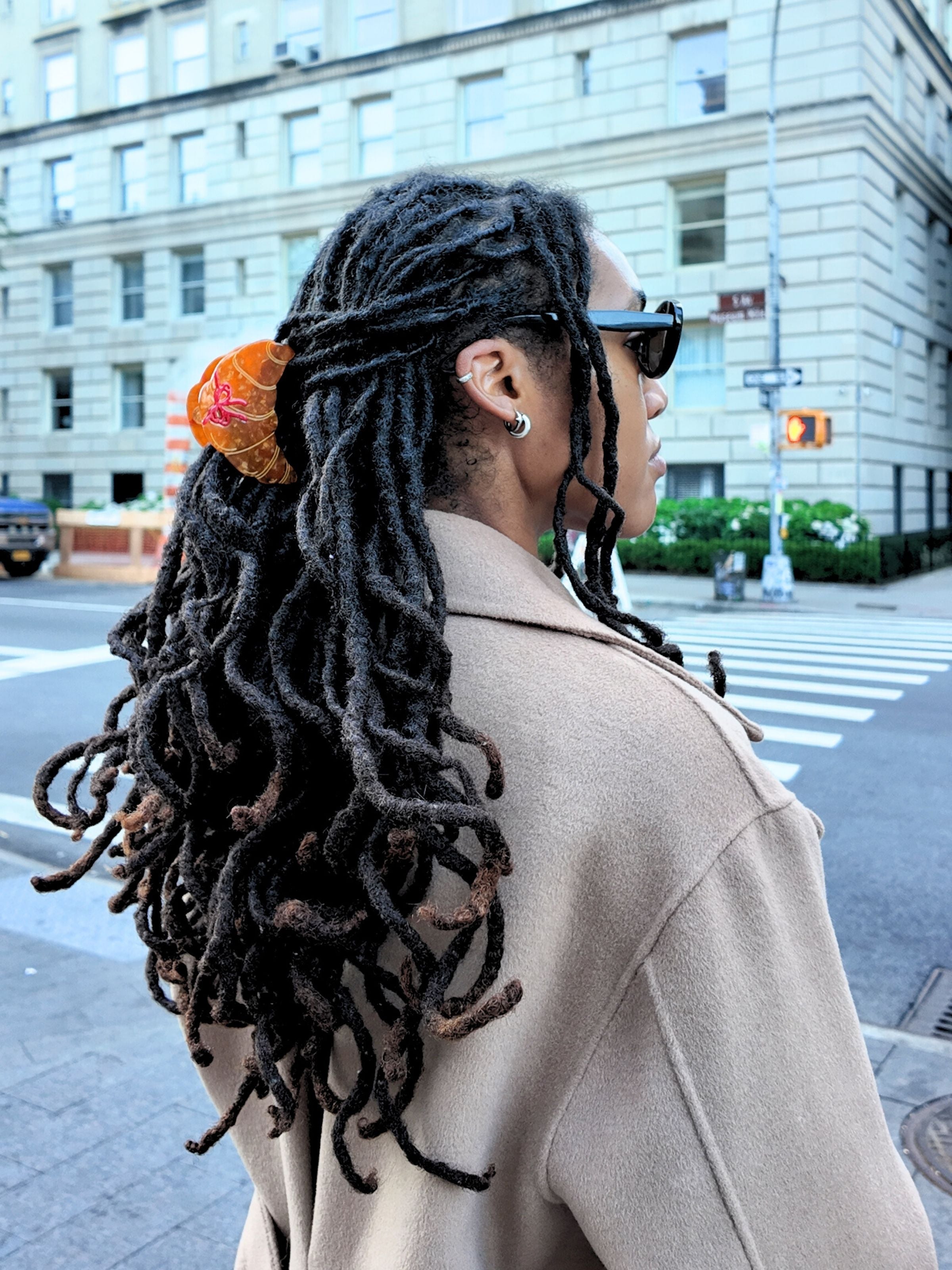 Solar Eclipse - Pince à Cheveux Croissant avec Nœud Peinte à la Main - Éco-Responsable