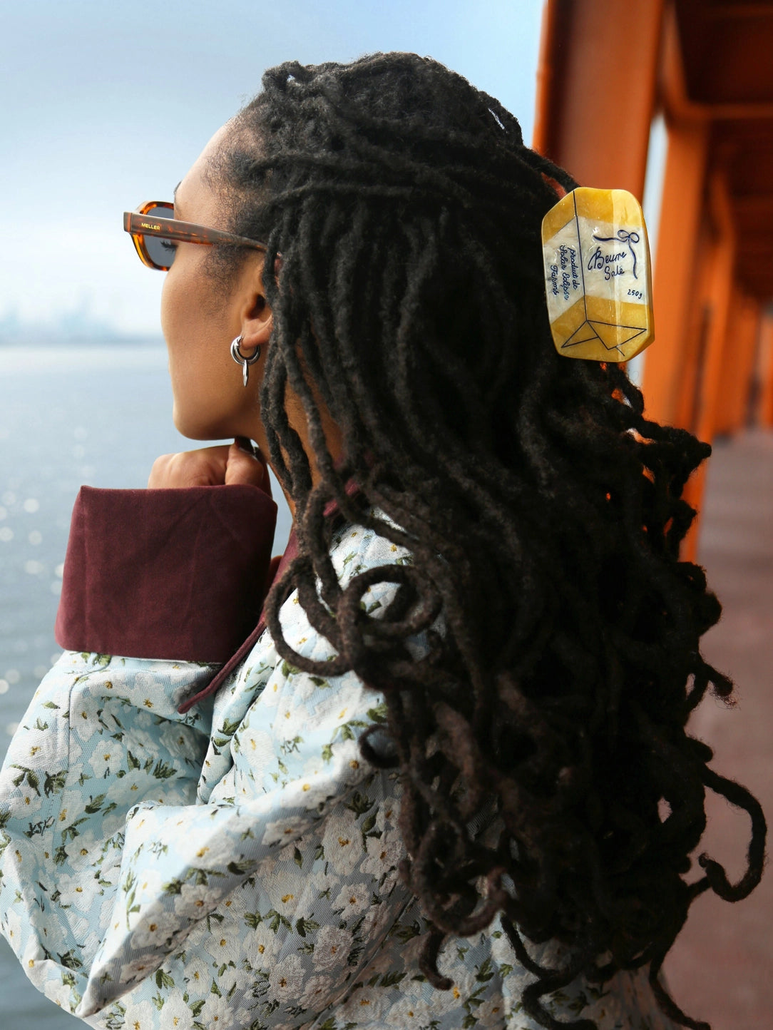 Solar Eclipse - Pince à cheveux griffe en beurre français peint à la main - Écologique