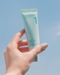 Numbuzin - Clear Filter Sun Essence - Crème solaire SPF50 non comédogène 50 ml